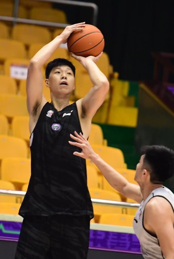 转折点!金州勇士内部沟通;CBA常规赛赛后攻防权衡;赛场秩序良好;更衣室氛围转暖的简单介绍-亚博官网