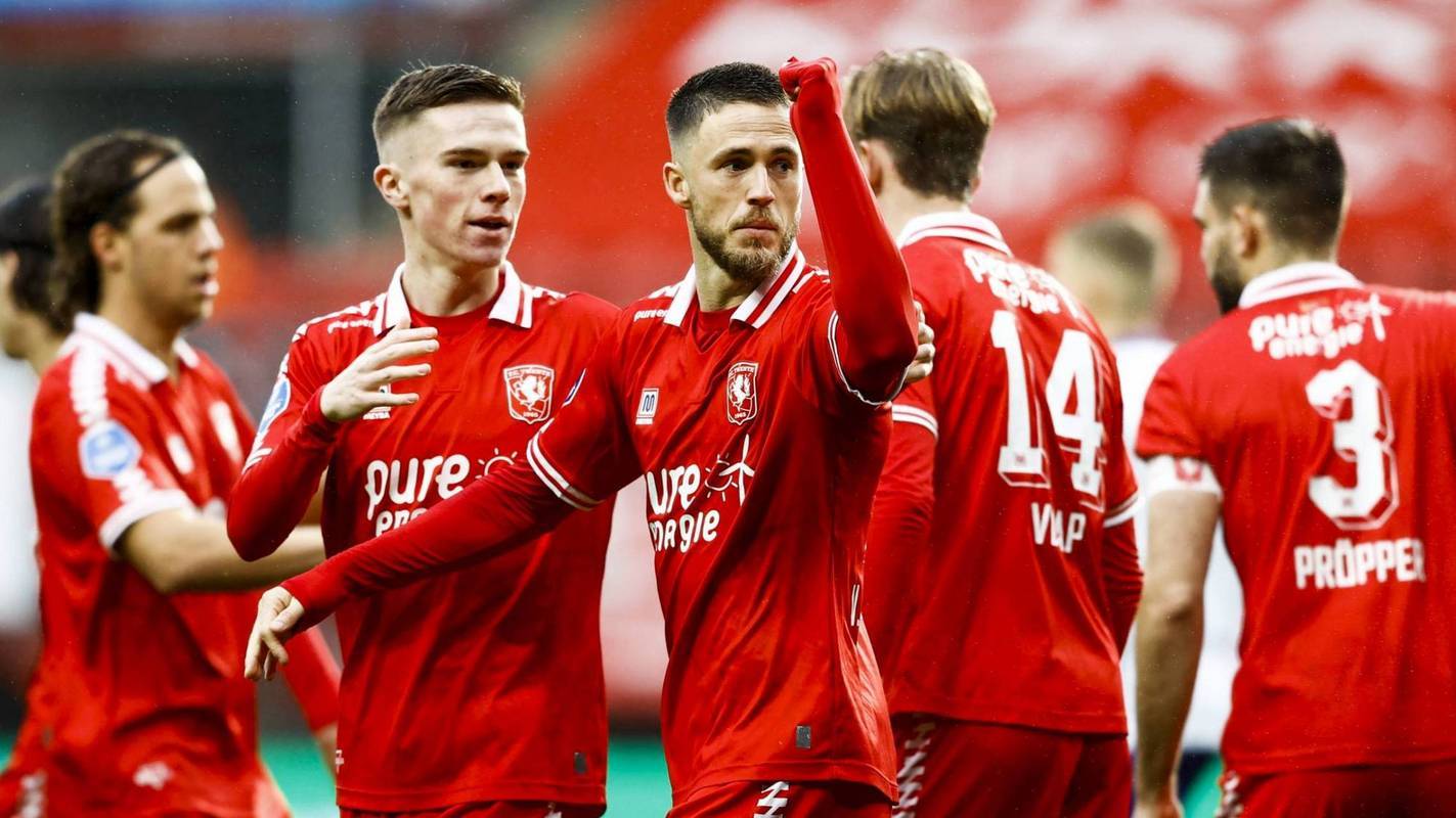 集结日荷甲焦点战,底特律活塞豪取连胜,信心回归,赛程密集仍需轮换 -亚博官网