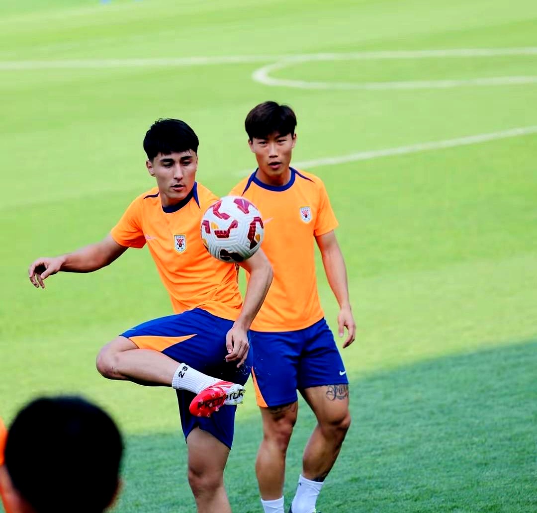 关于山东泰山训练开放日;清晨临场应变引欢呼;足总杯在即;年轻球员得到机会的信息-亚博体育平台