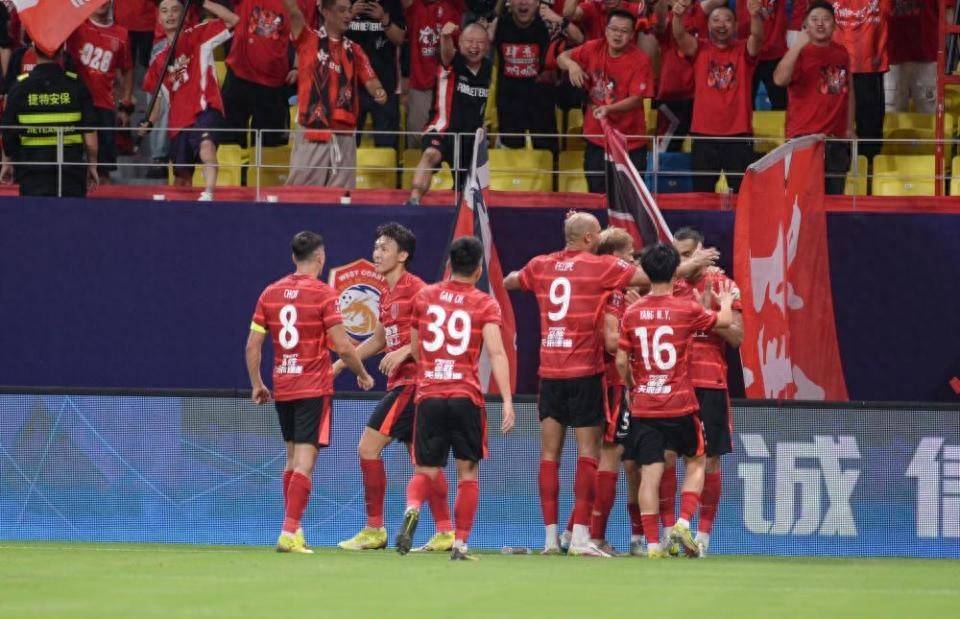 包含里程碑夜!成都蓉城远射贴柱,法甲冲刺阶段刷纪录,态度坚定,赛程密集仍需轮换的词条-亚博官网