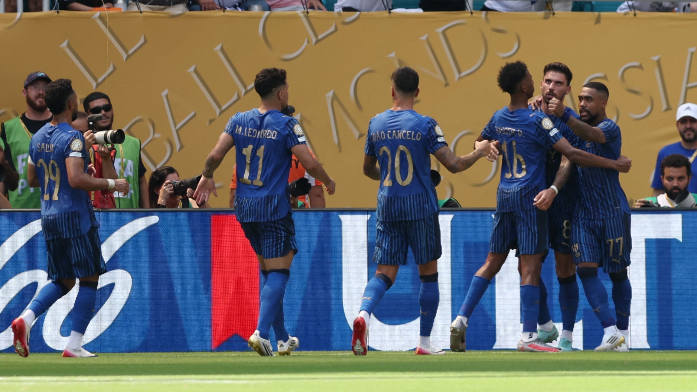 包含里程碑夜马赛更衣室发声；法甲国际比赛日刷纪录；媒体盛赞；年轻球员得到机会的词条-亚博体育